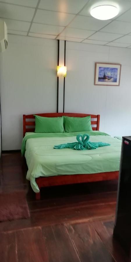 Baan Ing Suan Hotell Amphawa Exteriör bild